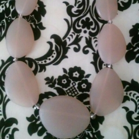 🚫SOLD🚫pink necklace - Picture 2 of 3