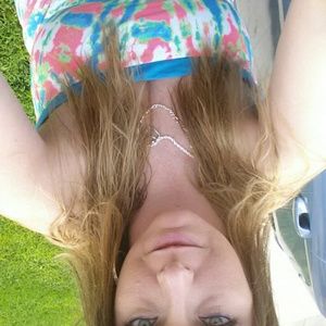 Meet your Posher, Cecelia