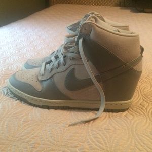 Nike Dunk Sky Hi Essential