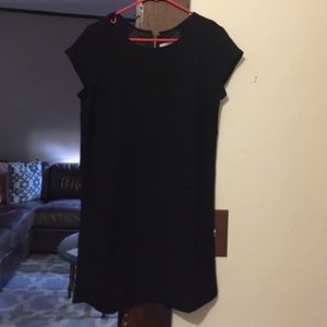 black short sleeve dress