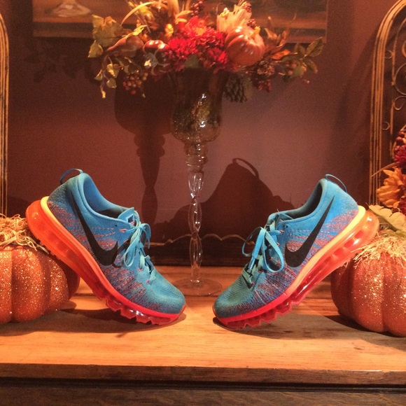 Nike Men's tennis shoes