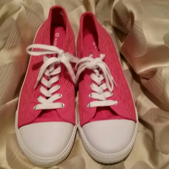 Shoe