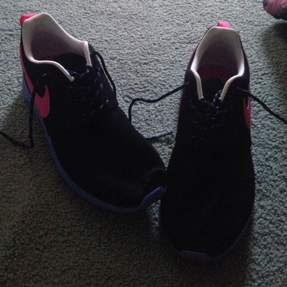 Nike rosche!!