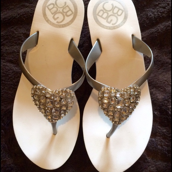 BCBG Wedge Rhinestone Heart Flip Flops Size 8