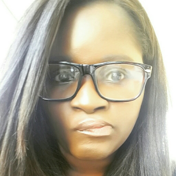 Meet your Posher, C. Annette - Picture 2 of 4