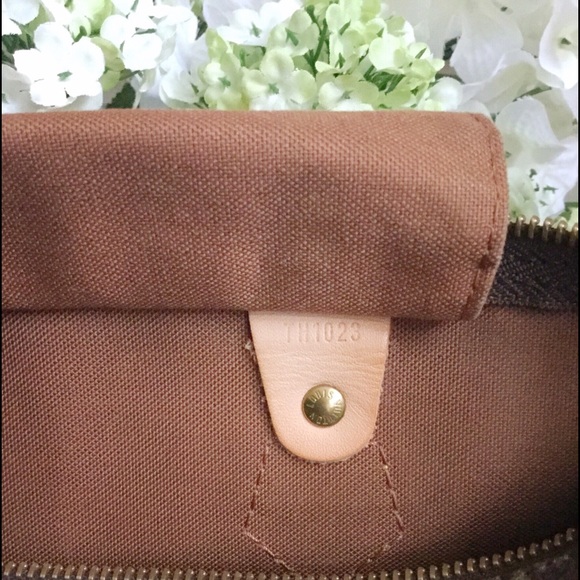 SOLD‼️ - Picture 2 of 4