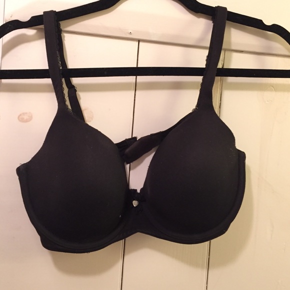 Black Tshirt bra