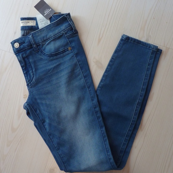 New Abercrombie & Fitch Skinny Jeans - 2 Short