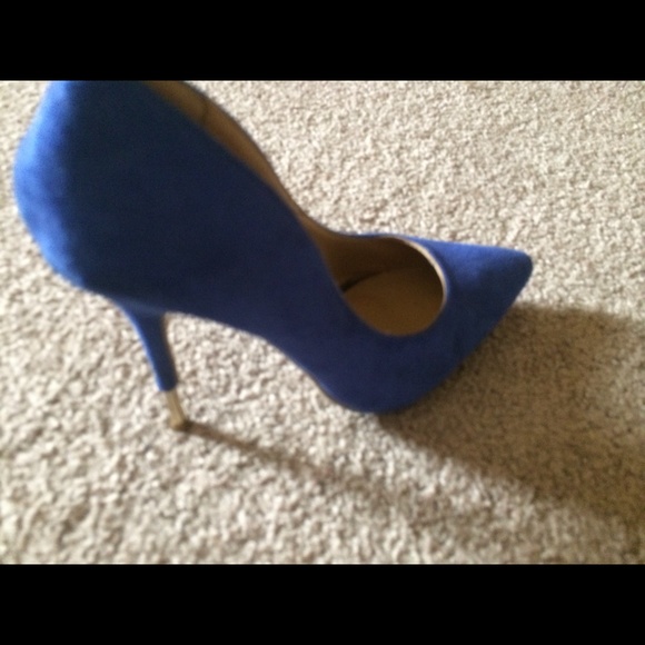 Blue heels size 6 - Picture 1 of 2