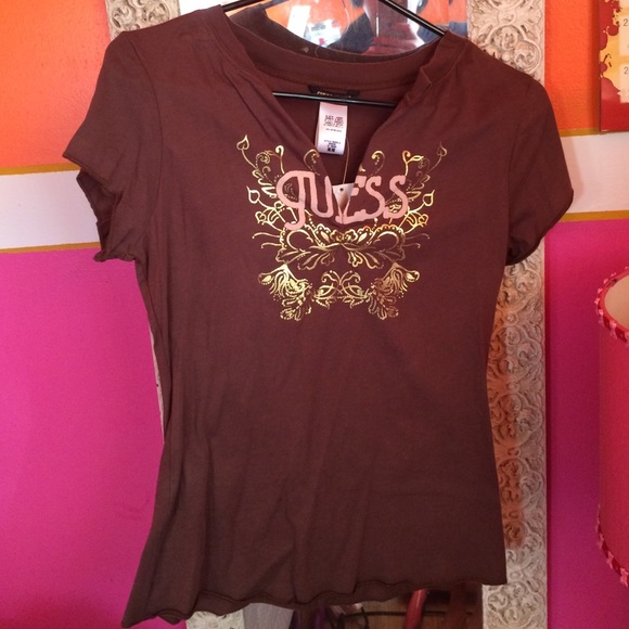 Guess Semi-Low Cut T-Shirt😎 - Picture 1 of 2