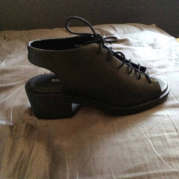 rare lace-up black open toed heels - Picture 1 of 3