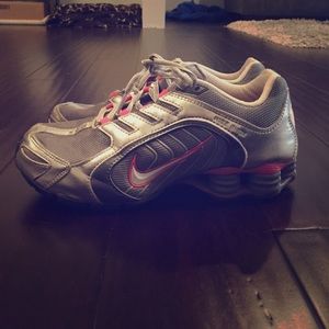 Nike Shocks pink, silver and gray