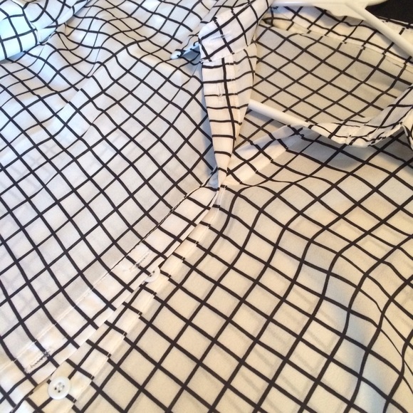 💋 SOLD 💋 Grid Dolman Shirt - Picture 4 of 4