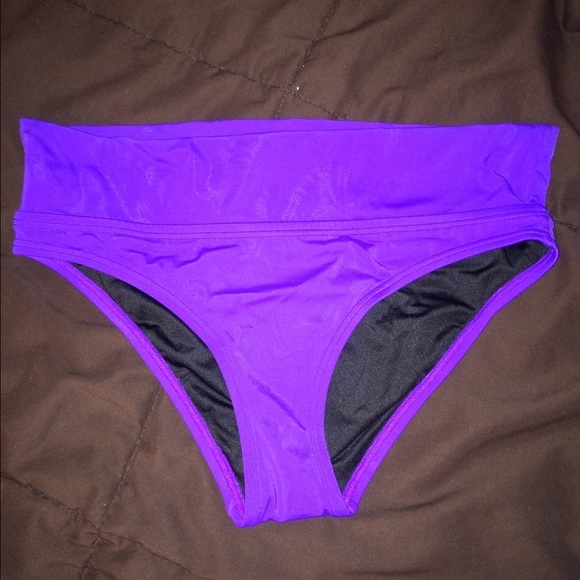 VS Purple Bikini Bottom - Picture 1 of 2