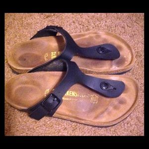 Birkenstock Gizeh size 37 sandal.