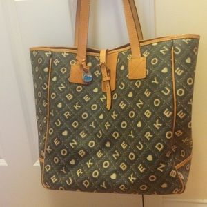 Dooney & Bourke carry on tote luggage bag