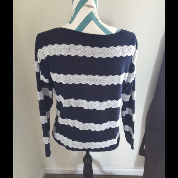 American Eagle Sweater SOLD 🌟 - Picture 3 of 4