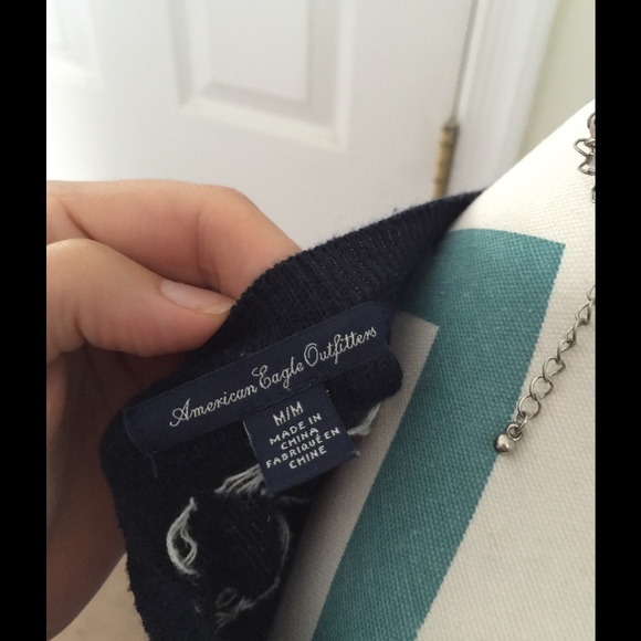 American Eagle Sweater SOLD 🌟 - Picture 4 of 4