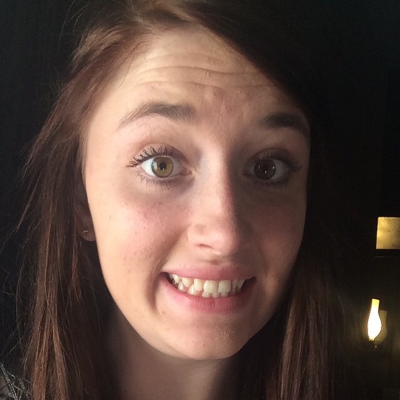 Meet your Posher, Maci