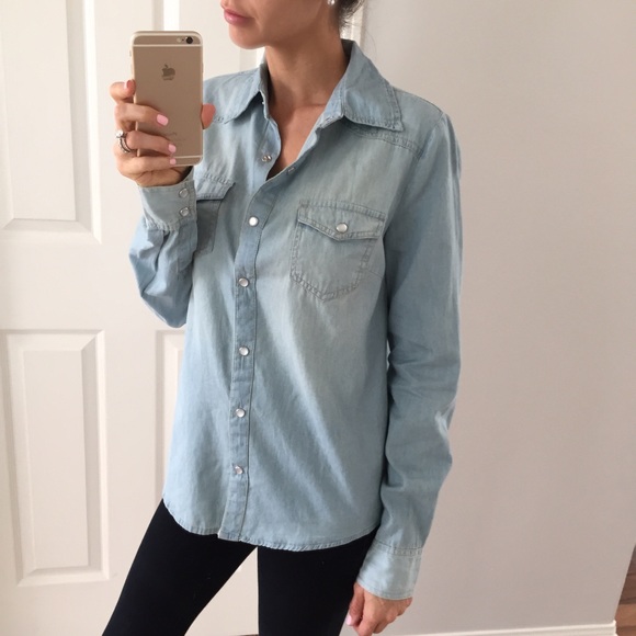 Sold • Beautiful Chambray Top - Picture 2 of 4