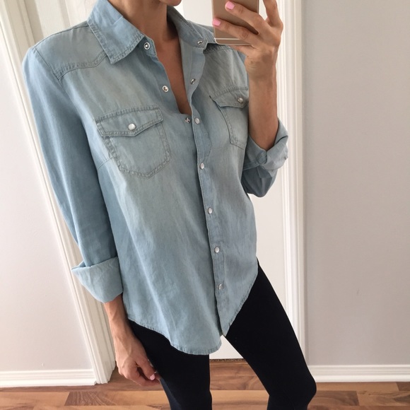 Sold • Beautiful Chambray Top - Picture 4 of 4