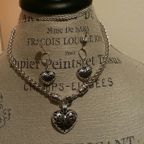 Necklace/Earrings