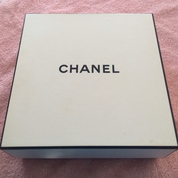 Chanel box
