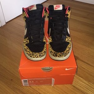 ✨ONE HR SALE✨ Women's Leopard Nike Dunks