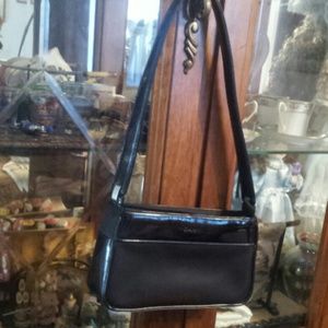 DKNY PURSE SMALL BUT CUTE  .