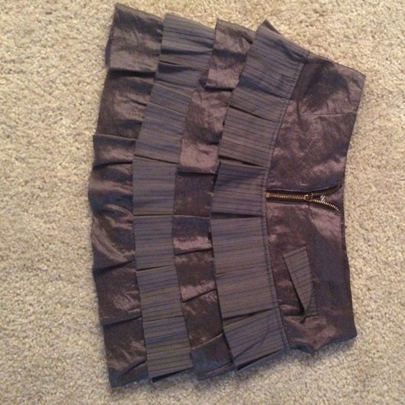 Skirt - Picture 2 of 2