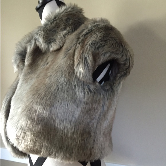 Fur vest - Picture 3 of 3