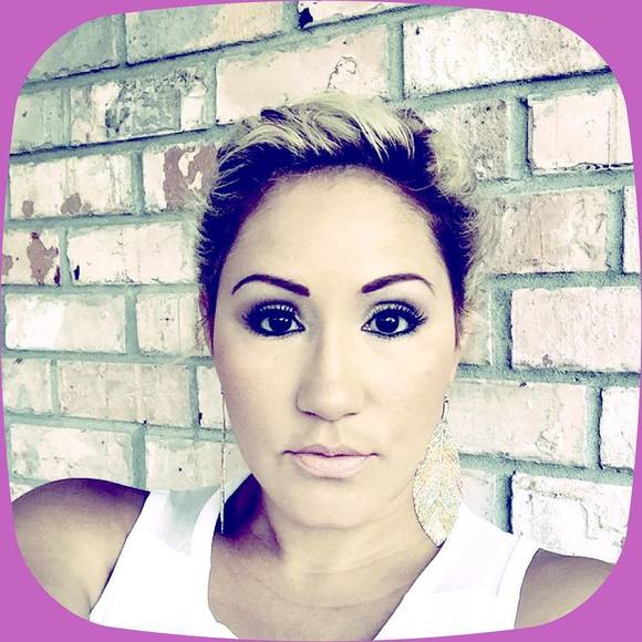 Meet your Posher, Annette - Picture 2 of 3