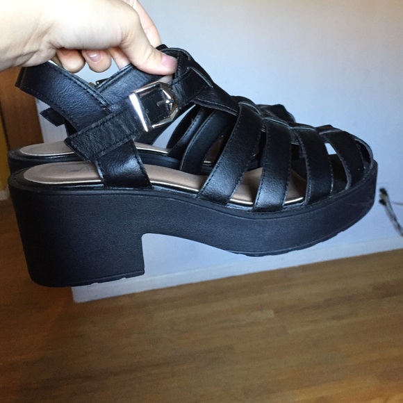 Black gladiator/platform sandal, chunky heel