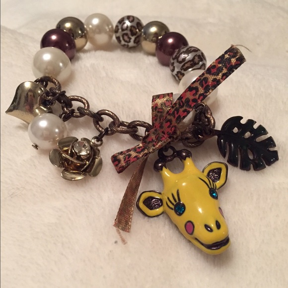 Betsey Johnson Giraffe Bracelet - Picture 1 of 2