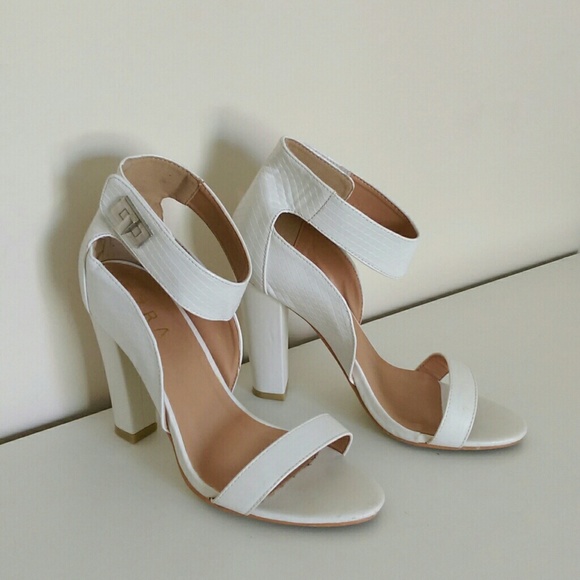 Chic White Snakeskin Ankle Strap Heels
