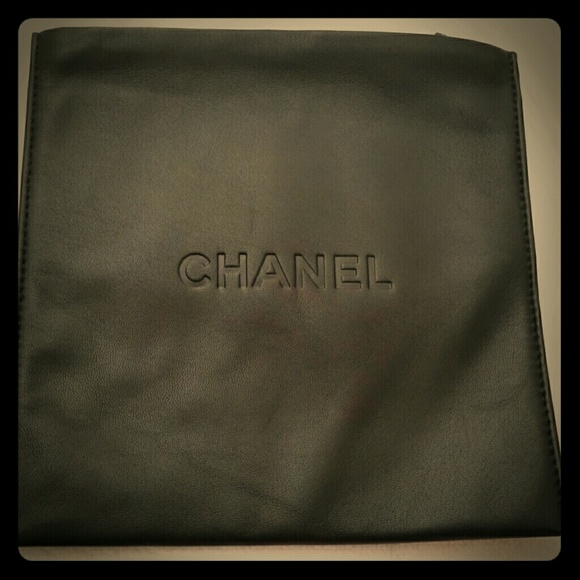 Chanel gloves and jewelry purse