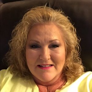 Meet your Posher, Connie