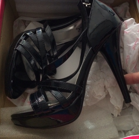 Brand new paten leather heels