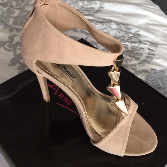 Brand new nude heels