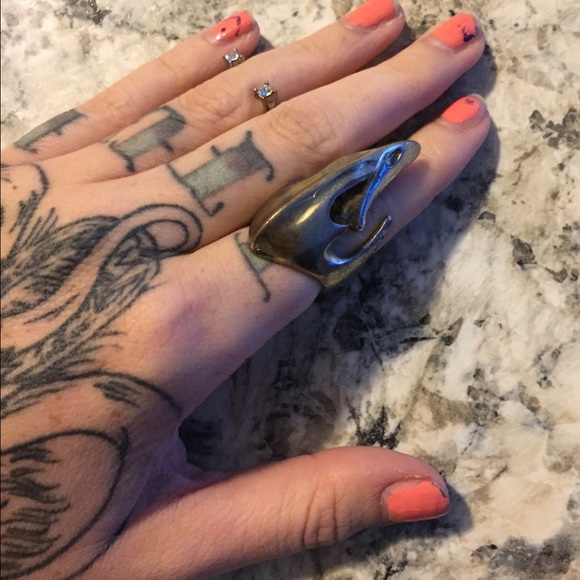 Bird skull ring 🌹SOLD🌹 - Picture 2 of 2