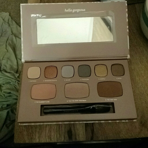 Bare minerals pallet