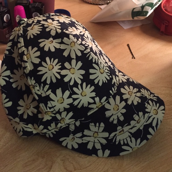 Forever 21 Ball Cap - Picture 1 of 3