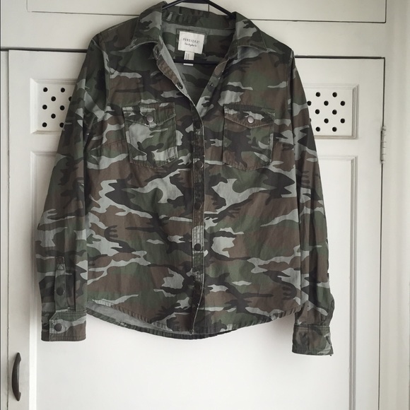 Brand new forever 21 Camouflage shirt
