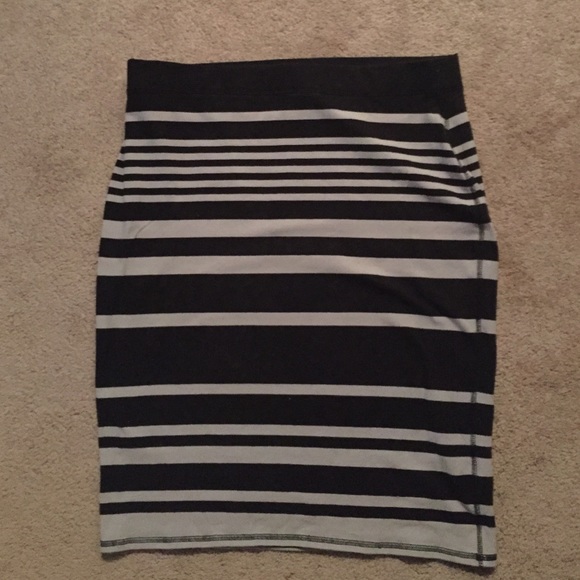 Old Navy stretchy pencil skirt