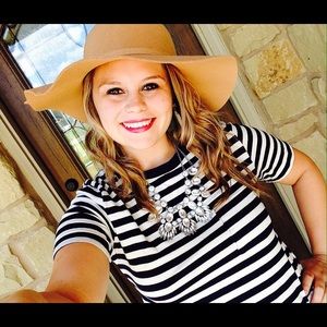 Meet your Posher, Courtney