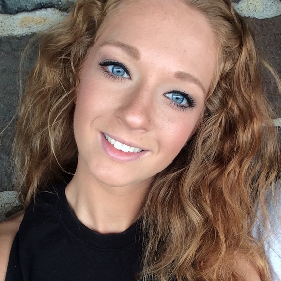 Meet your Posher, Elizabeth - Picture 1 of 1