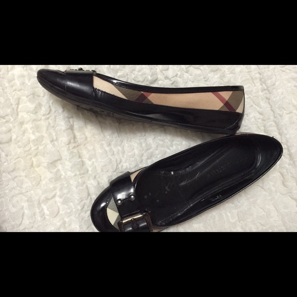 Size 38 burberry flats