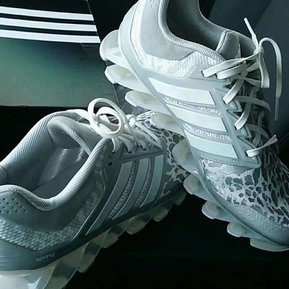 running blades shoes