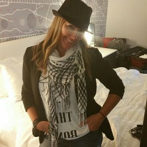 Meet your Posher, Michele