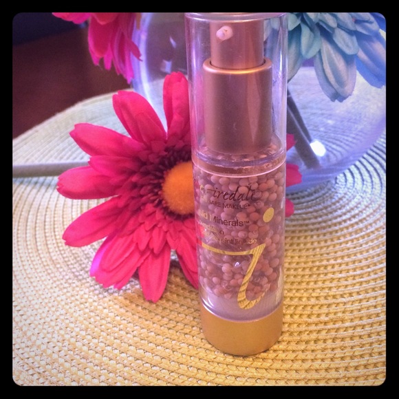 Jane Iredale Light Beige Liquid Mineral